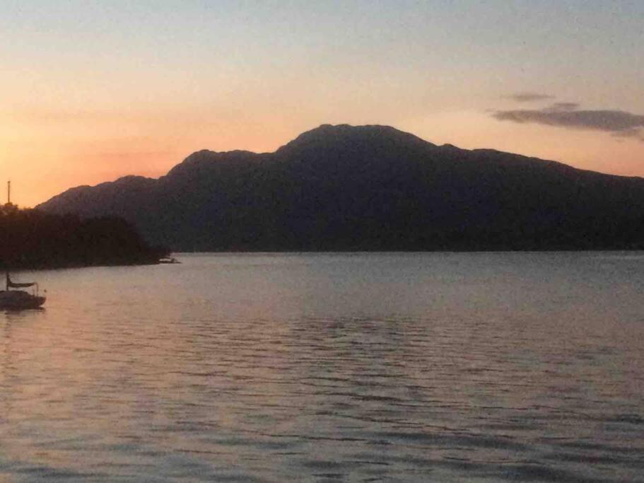 ルス Charming Stone Bothy At Loch Lomondヴィラ エクステリア 写真